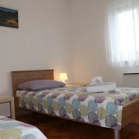 Apartment Apartman Dora -