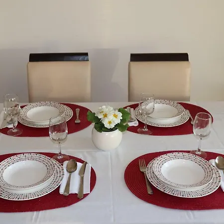 Apartman Dora - *